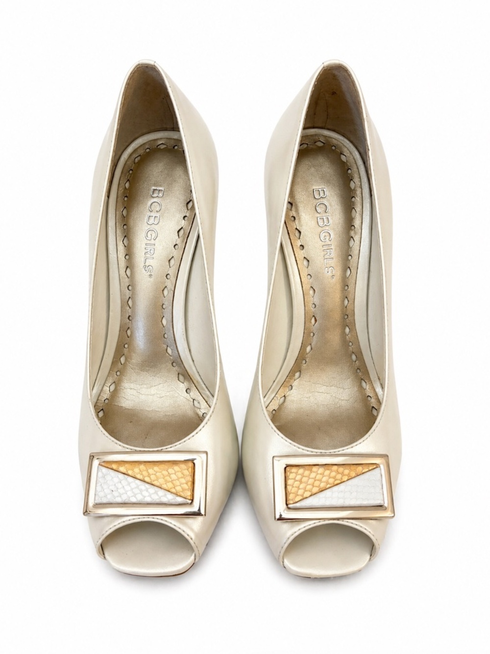 BCBGirls Vintage ivory Leather Peep Toe Heels Gold Detail Pumps Sz 5.5